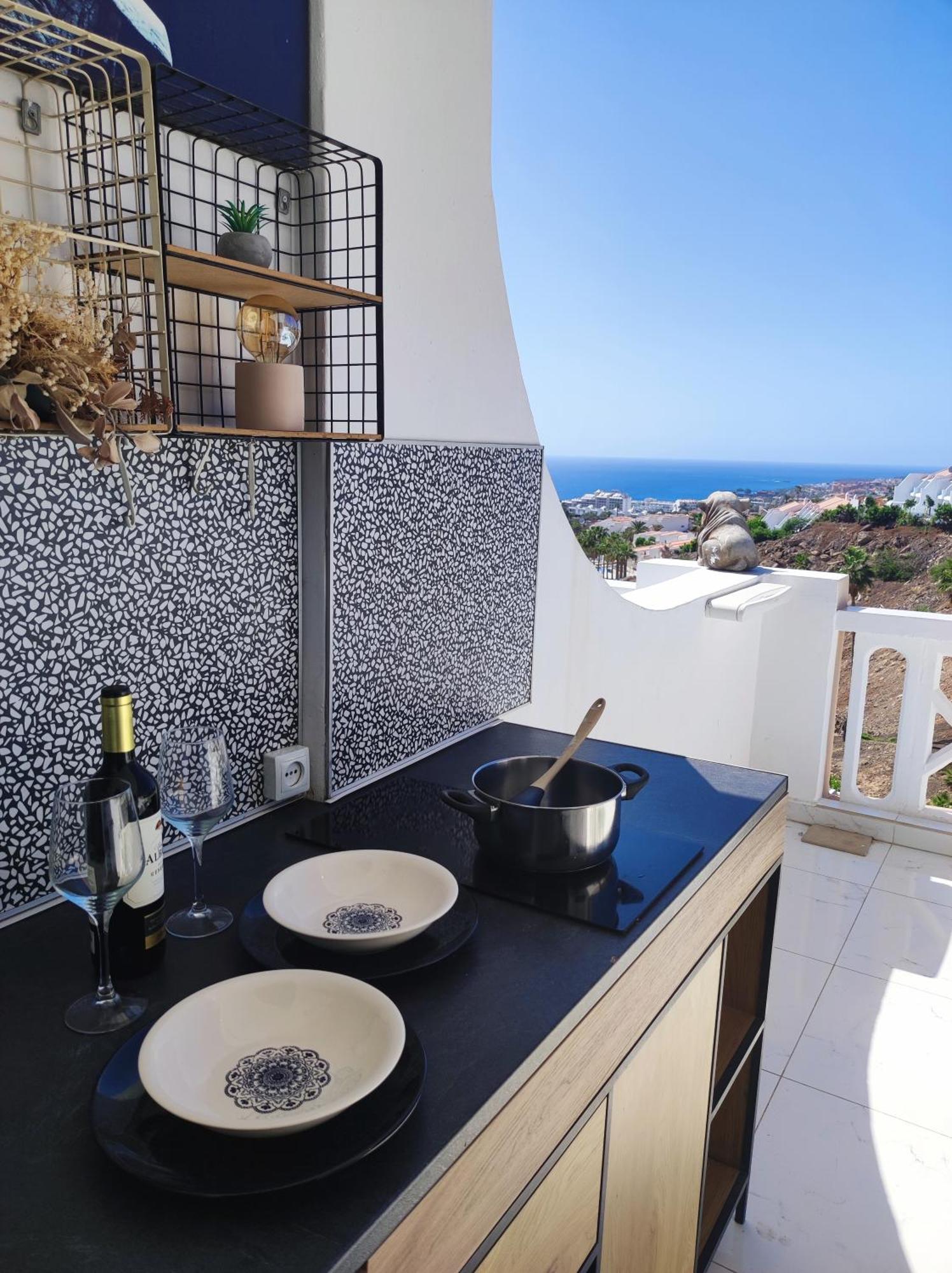 Apartmán Sunshine Escape With Ocean View Costa Adeje  Exteriér fotografie